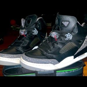 Jordan spizike (black cement )